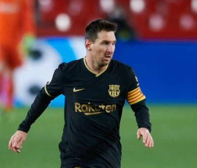 Returns of Lionel Messi's hairstyle with a short textured quiff