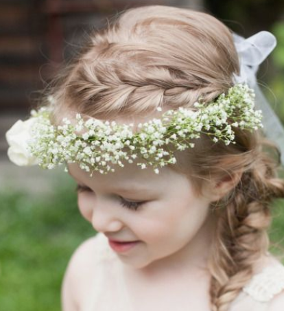 Cutest floral crown braid hairstyle