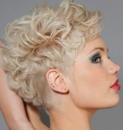 Smart curly edgy with undercut