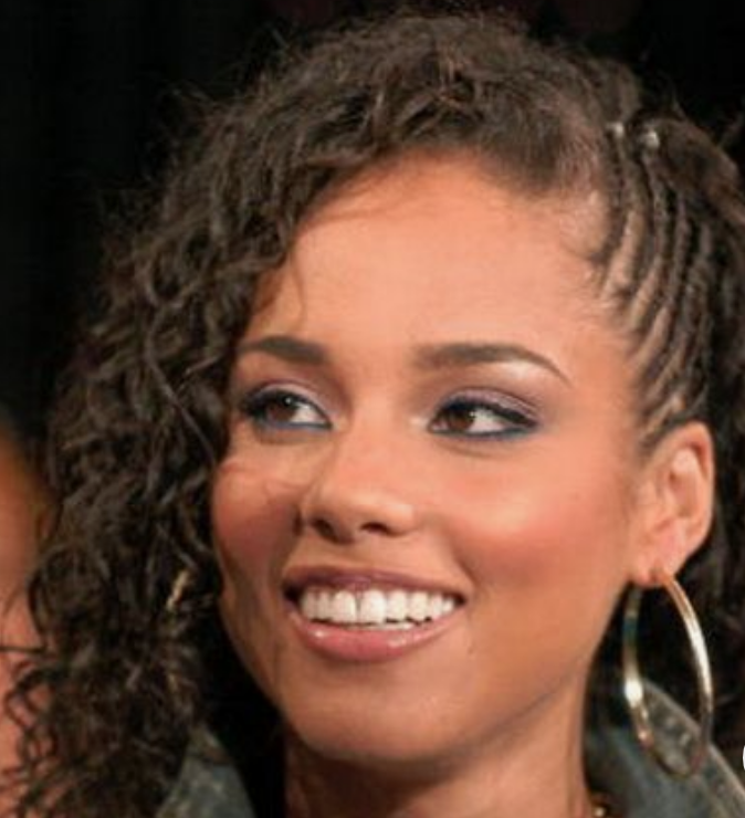 Sisterlocs hairstyle of Alicia